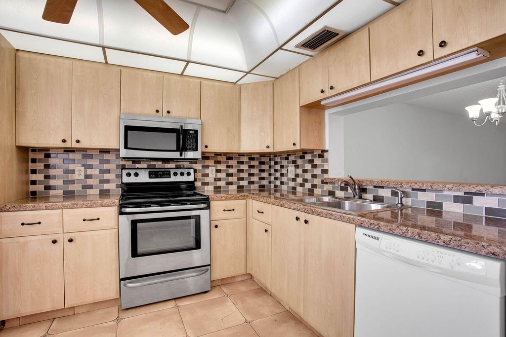 3301 Aruba Way K4, Coconut Creek, FL 33066