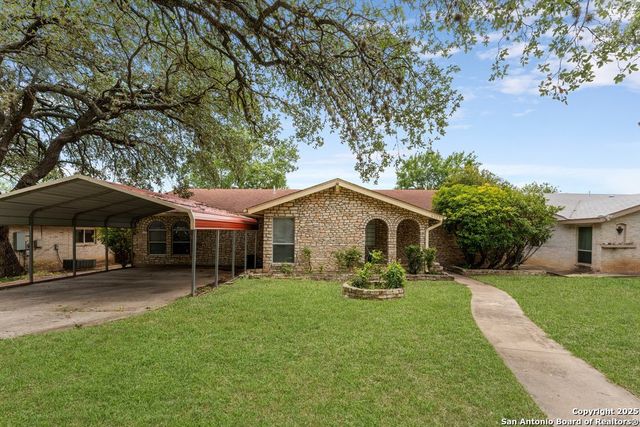 6323 Forest Bnd, San Antonio, TX 78240