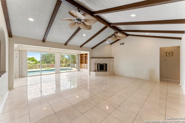 6323 Forest Bnd, San Antonio, TX 78240