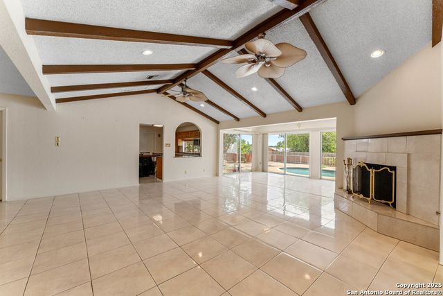 6323 Forest Bnd, San Antonio, TX 78240