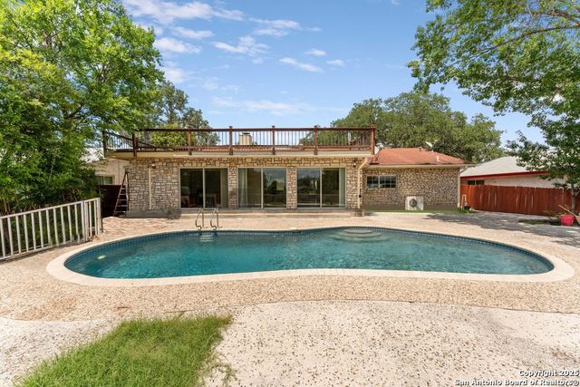 6323 Forest Bnd, San Antonio, TX 78240