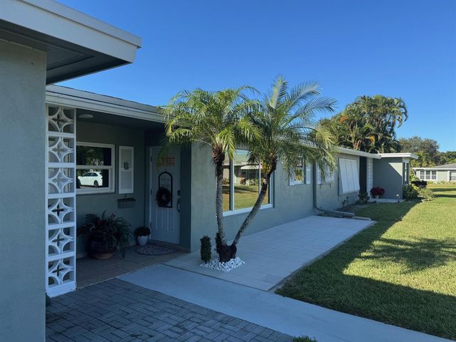917 S Drive Terrace B, Delray Beach, FL 33445