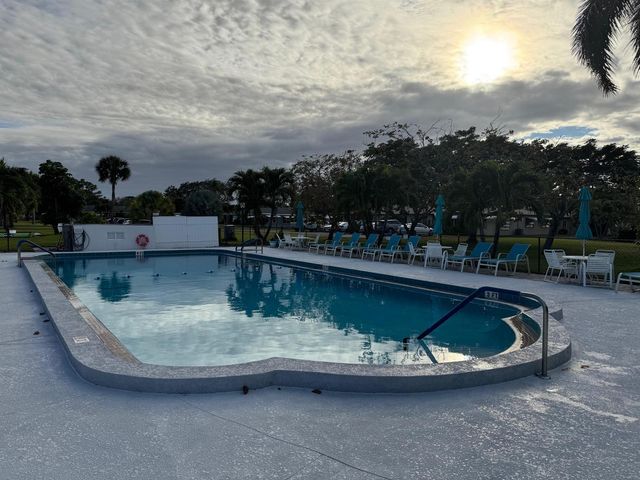917 S Drive Terrace B, Delray Beach, FL 33445