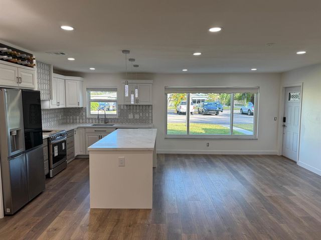 917 S Drive Terrace B, Delray Beach, FL 33445