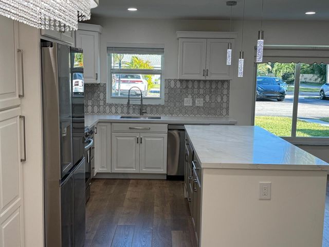917 S Drive Terrace B, Delray Beach, FL 33445