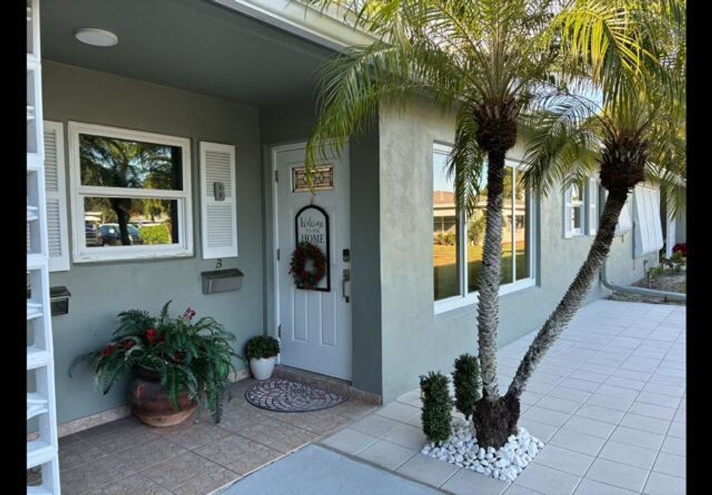 917 S Drive Terrace B, Delray Beach, FL 33445