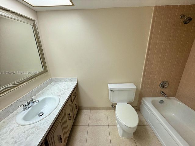 432 NW 70th Ave 231, Plantation, FL 33317