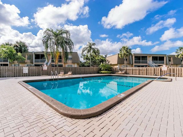 432 NW 70th Ave 231, Plantation, FL 33317