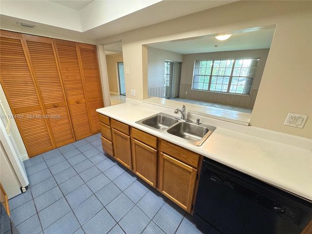 432 NW 70th Ave 231, Plantation, FL 33317