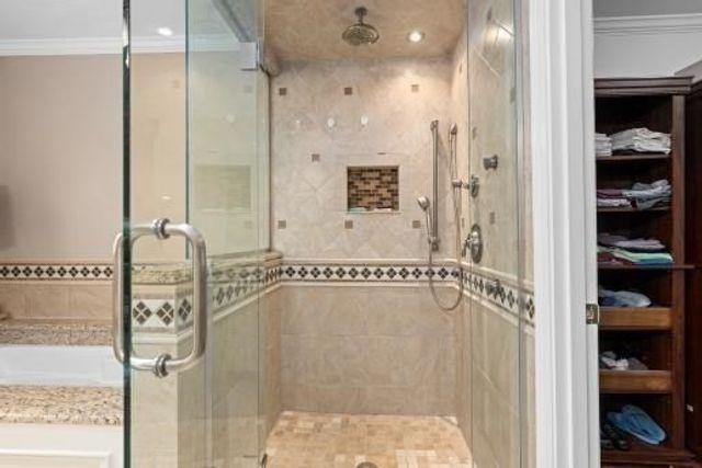 37 Dupuis Ave, Worcester, MA 01604