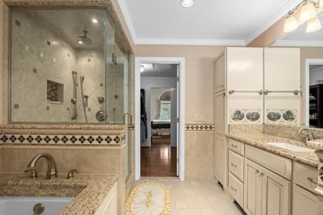 37 Dupuis Ave, Worcester, MA 01604