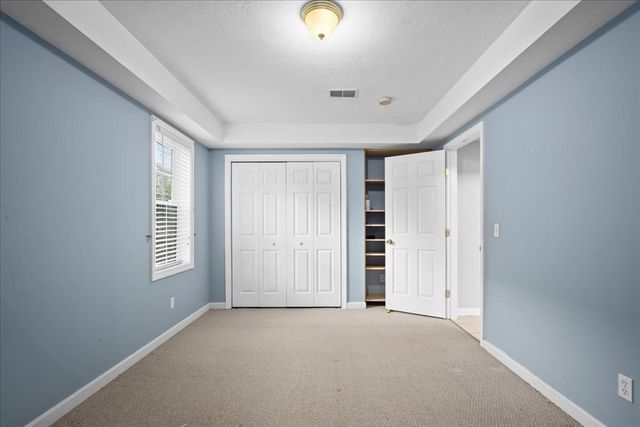 37 Dupuis Ave, Worcester, MA 01604