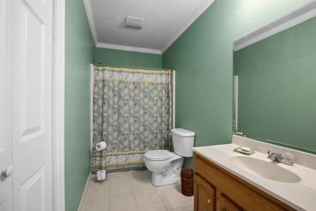 37 Dupuis Ave, Worcester, MA 01604