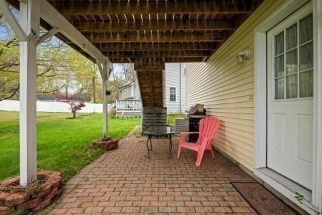 37 Dupuis Ave, Worcester, MA 01604