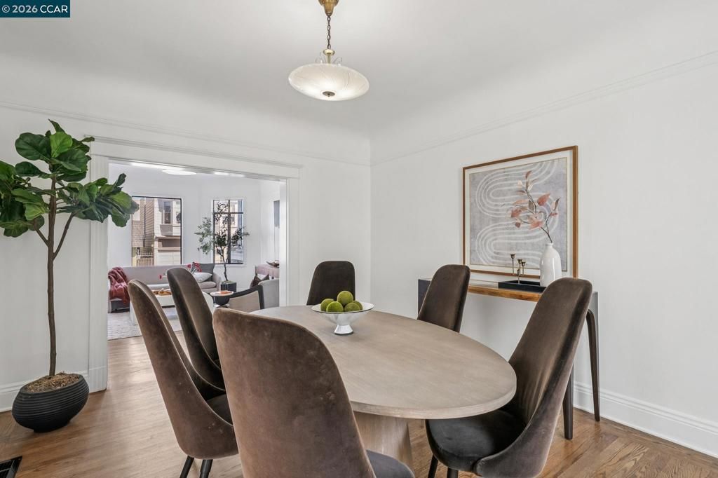 Image 10 of property listing at 607 6th Ave, San Francisco, CA 94118