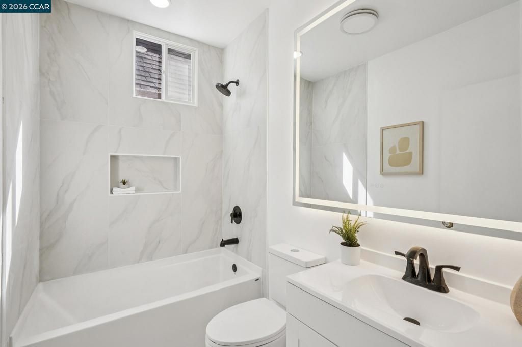 Image 33 of property listing at 607 6th Ave, San Francisco, CA 94118