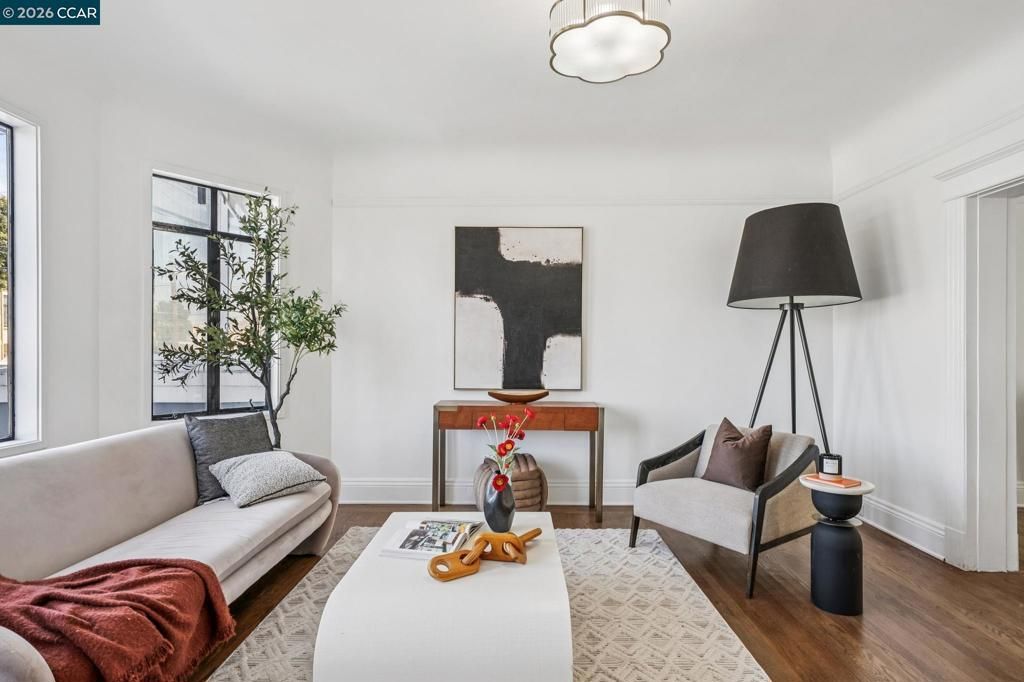 Image 7 of property listing at 607 6th Ave, San Francisco, CA 94118