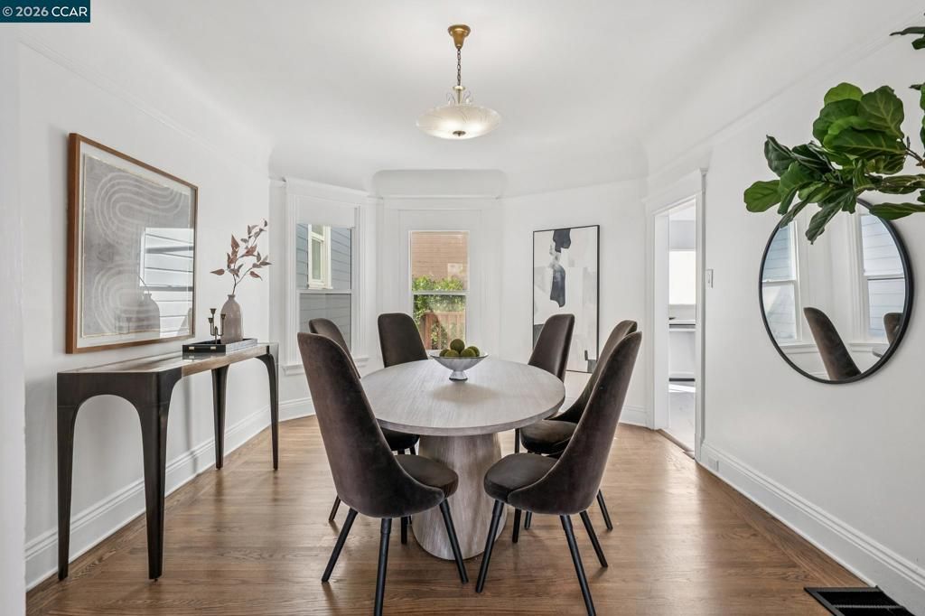 Image 8 of property listing at 607 6th Ave, San Francisco, CA 94118