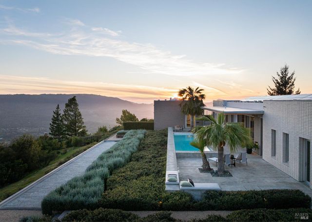 2947 Cavedale Rd, Glen Ellen, CA 95442