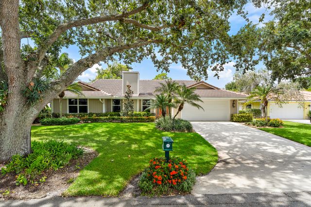 10 Bentwood Road, Palm Beach Gardens, FL 33418