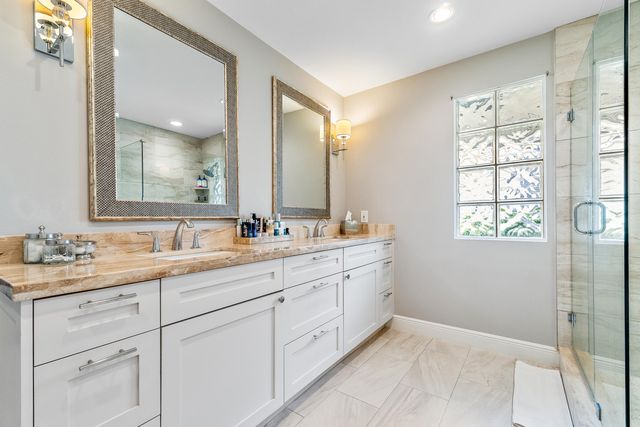 10 Bentwood Road, Palm Beach Gardens, FL 33418