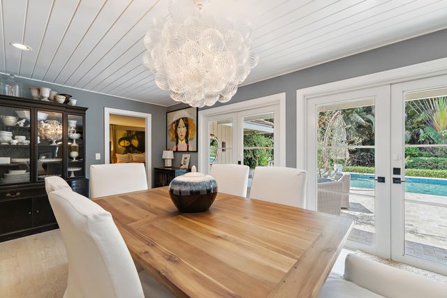 10 Bentwood Road, Palm Beach Gardens, FL 33418