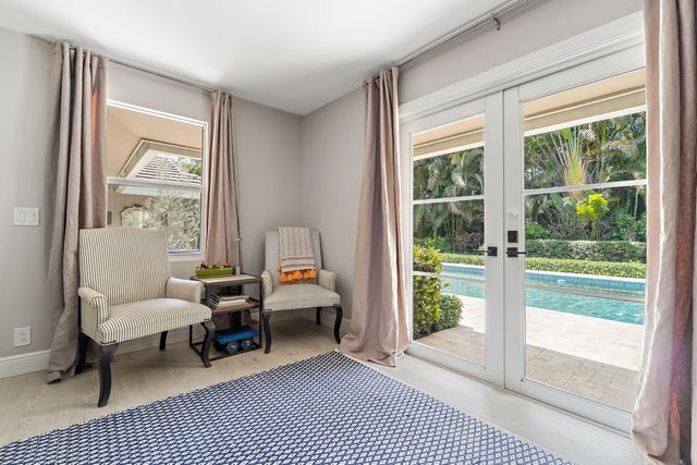 10 Bentwood Road, Palm Beach Gardens, FL 33418