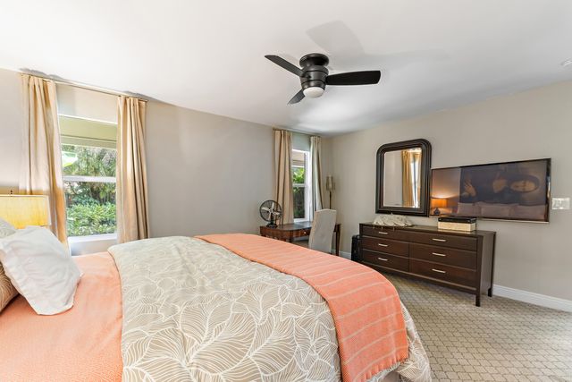 10 Bentwood Road, Palm Beach Gardens, FL 33418