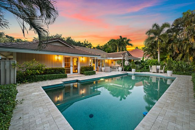10 Bentwood Road, Palm Beach Gardens, FL 33418