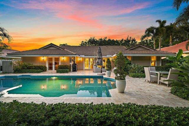 10 Bentwood Road, Palm Beach Gardens, FL 33418