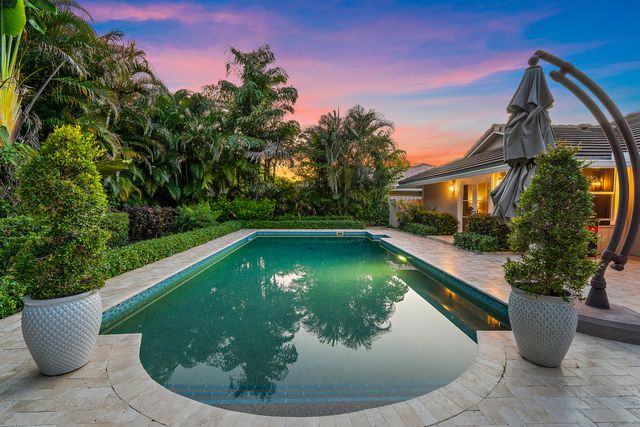 10 Bentwood Road, Palm Beach Gardens, FL 33418