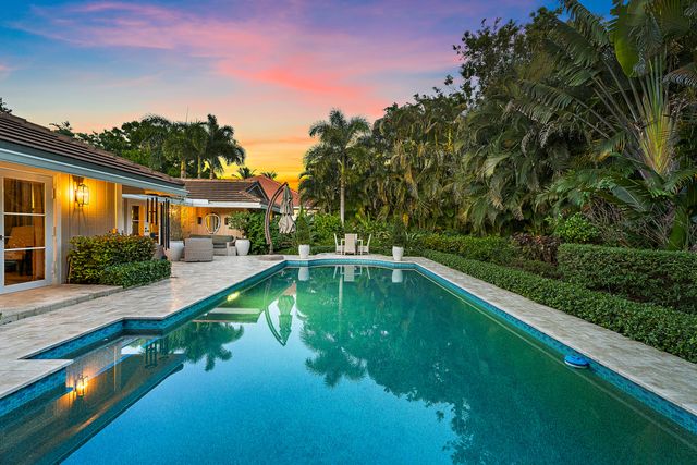 10 Bentwood Road, Palm Beach Gardens, FL 33418