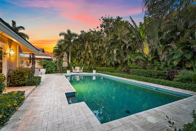 10 Bentwood Road, Palm Beach Gardens, FL 33418