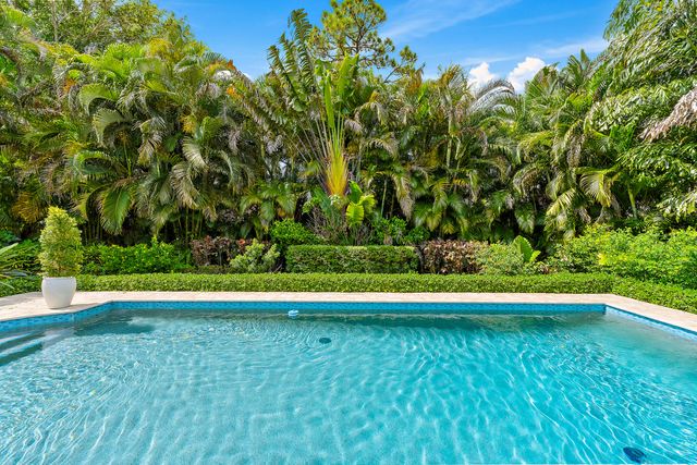 10 Bentwood Road, Palm Beach Gardens, FL 33418