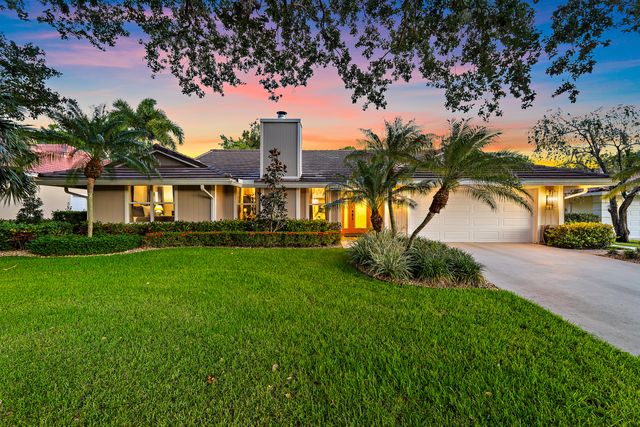 10 Bentwood Road, Palm Beach Gardens, FL 33418
