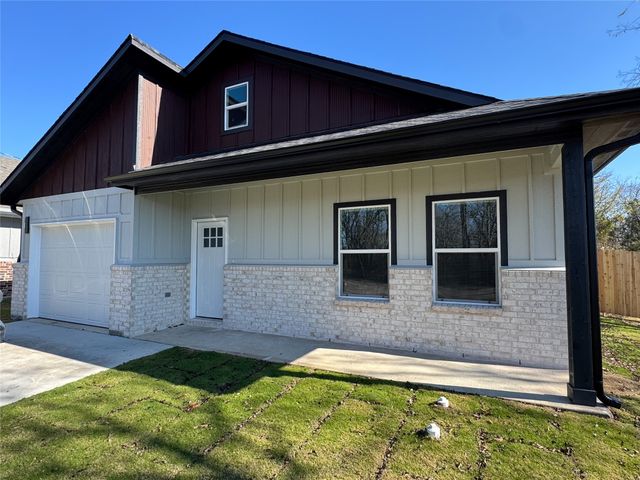 2911 Langford Street, Greenville, TX 75401