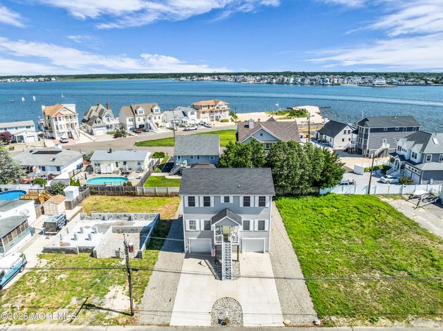 118 Green Island Road, Toms River, NJ 08753