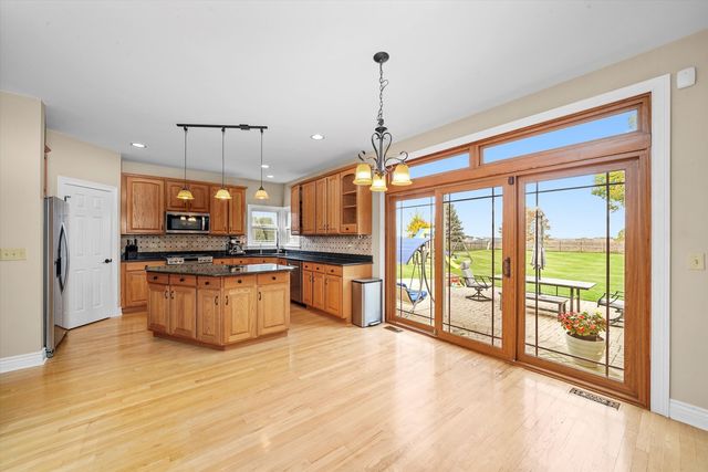 3520 Bunker Hill Drive, Algonquin, IL 60102