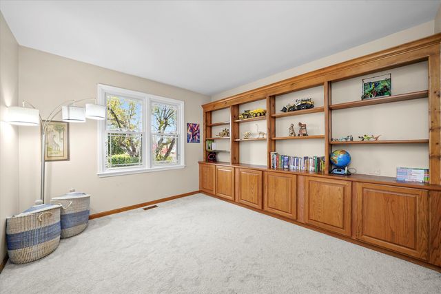 3520 Bunker Hill Drive, Algonquin, IL 60102