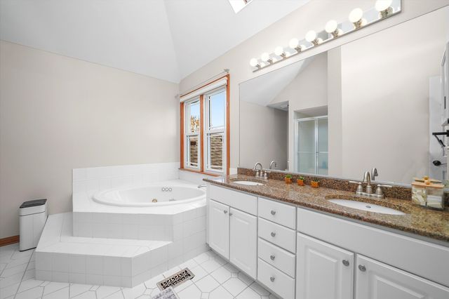 3520 Bunker Hill Drive, Algonquin, IL 60102