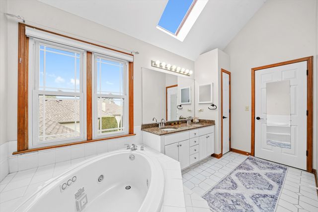 3520 Bunker Hill Drive, Algonquin, IL 60102