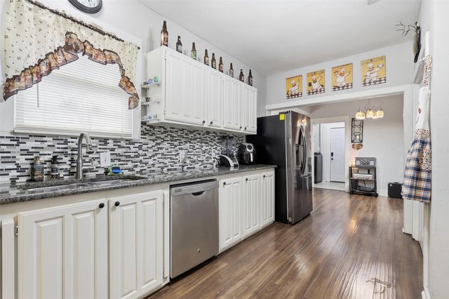 618 Granbury Street, Cleburne, TX 76033