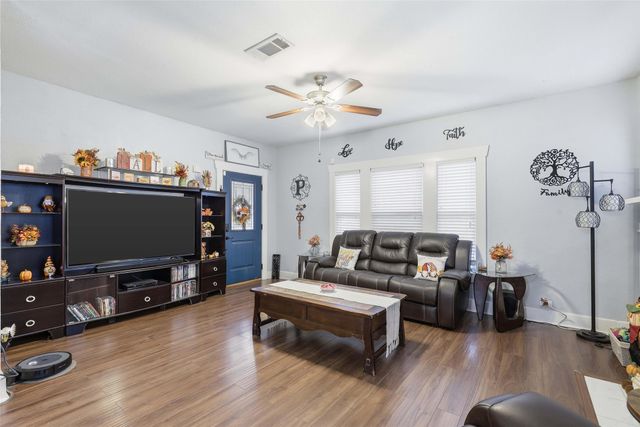 618 Granbury Street, Cleburne, TX 76033