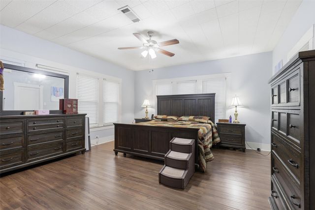 618 Granbury Street, Cleburne, TX 76033