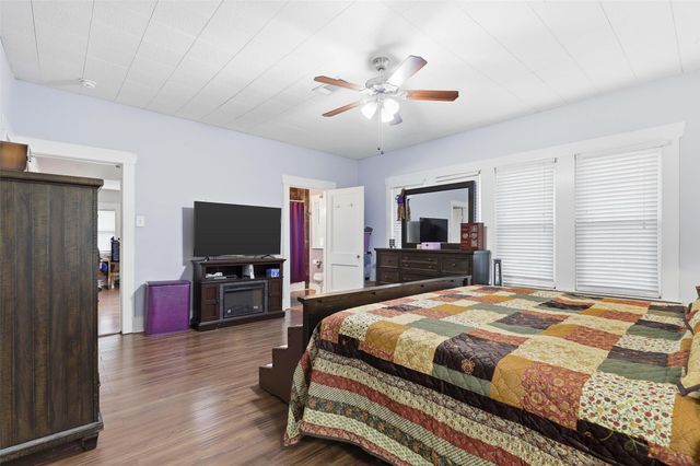 618 Granbury Street, Cleburne, TX 76033