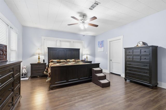 618 Granbury Street, Cleburne, TX 76033