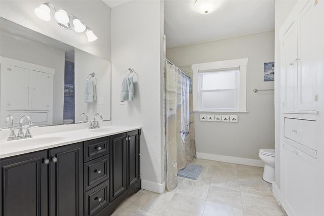 618 Granbury Street, Cleburne, TX 76033