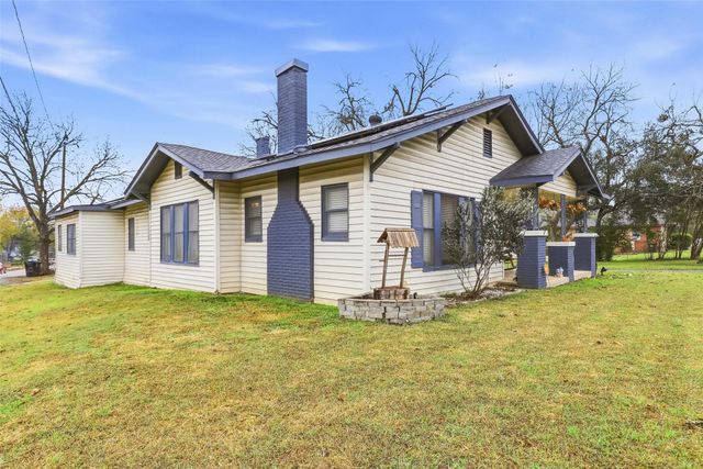 618 Granbury Street, Cleburne, TX 76033