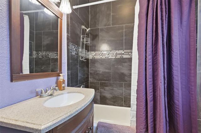 618 Granbury Street, Cleburne, TX 76033