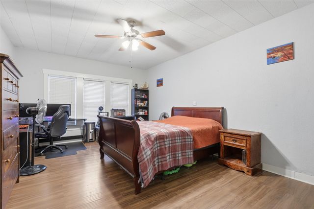 618 Granbury Street, Cleburne, TX 76033